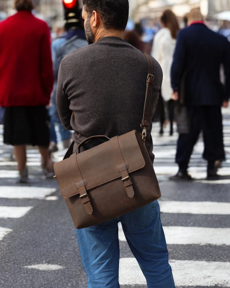 Graduation or Christmas gift – personalized leather laptop bag