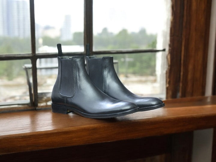 Premium full-grain leather boots for men