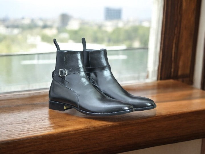 Black ankle boots with classic Jodhpurs silhouette