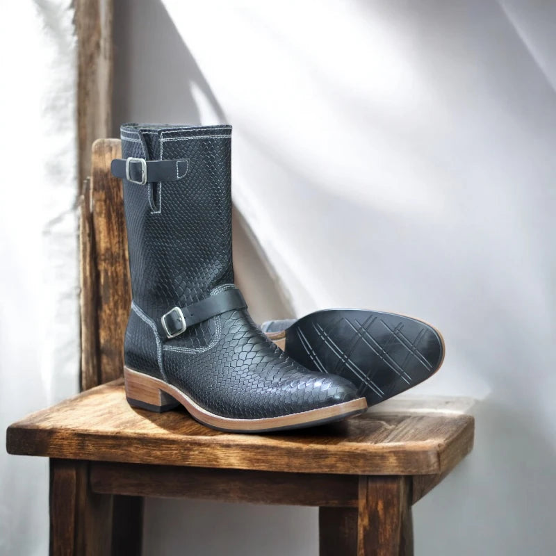  Top-down view of engineer boots showing overall shape.
